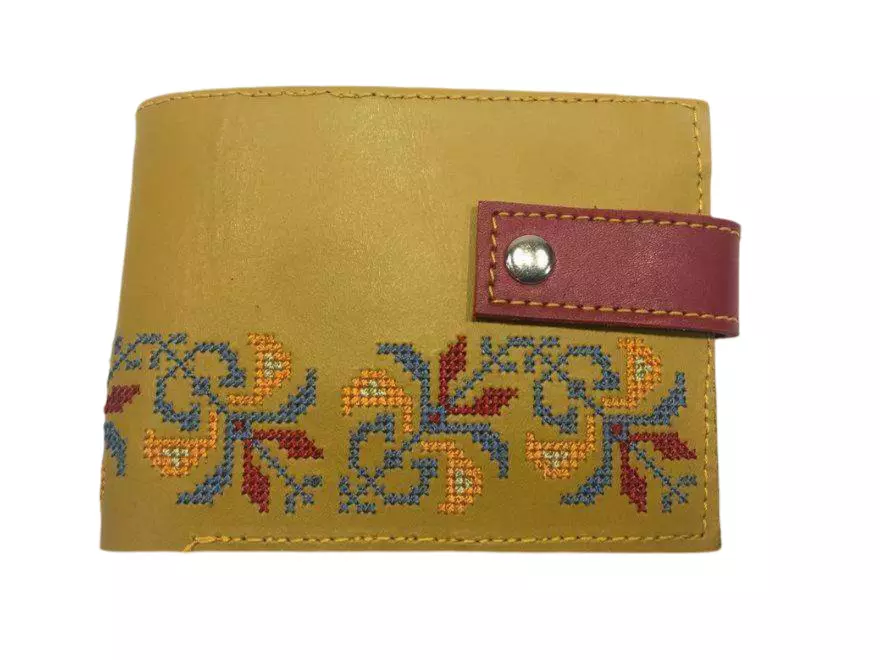 Kono_Mens_Wallet_Embroidery_Leather_Ivelina_1