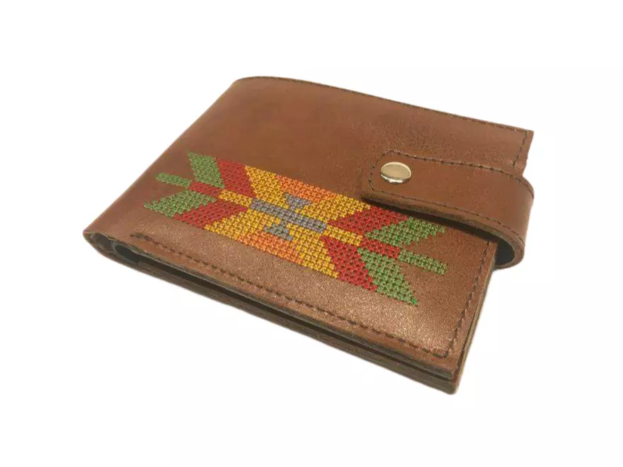 Yugi_Mens_Wallet_Embroidery_Leather_Ivelina_3