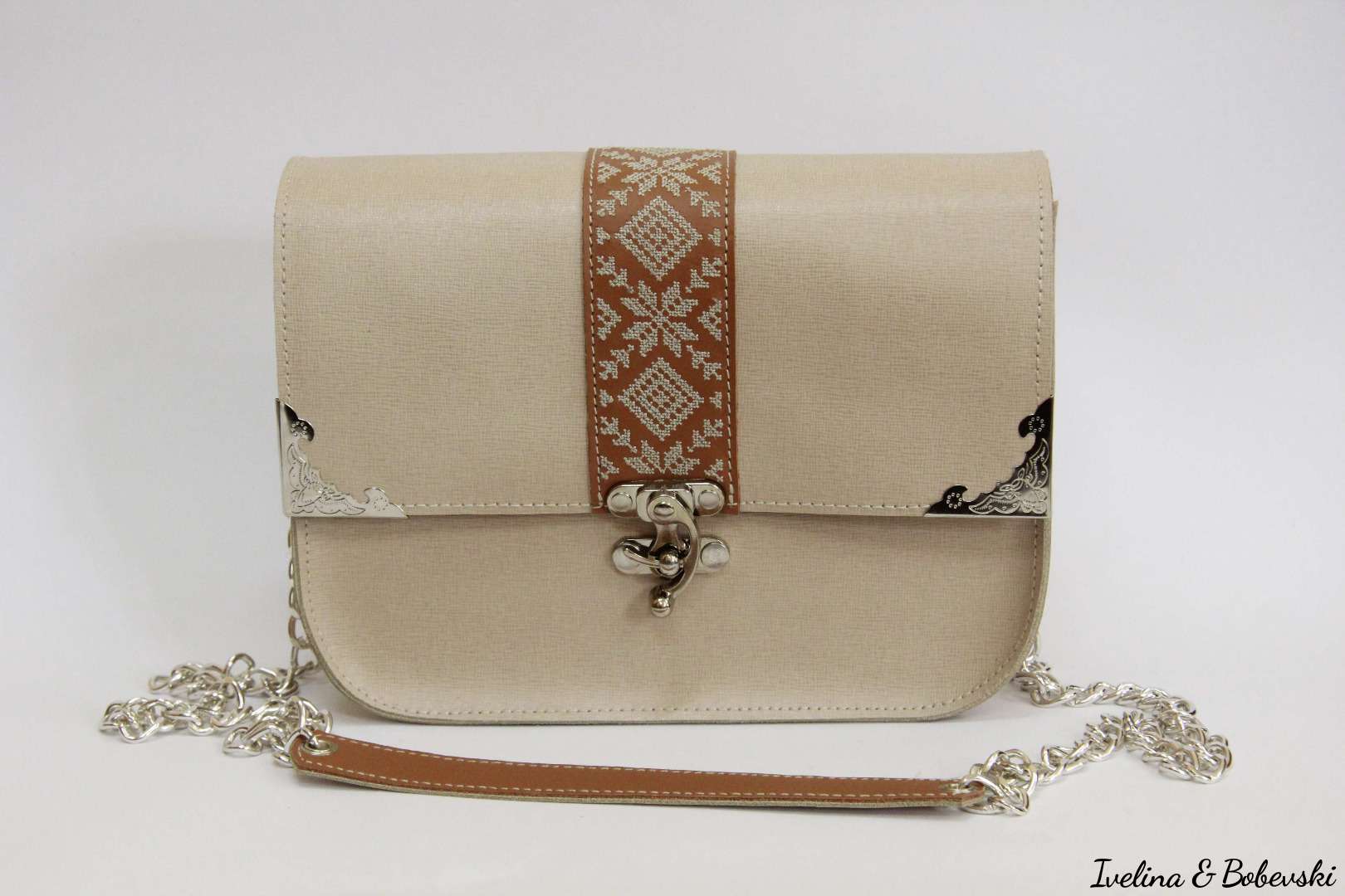 Boho long chain tapestry multi color purse | Tassel crossbody bag, Lattice  quilt, Betsey johnson handbags