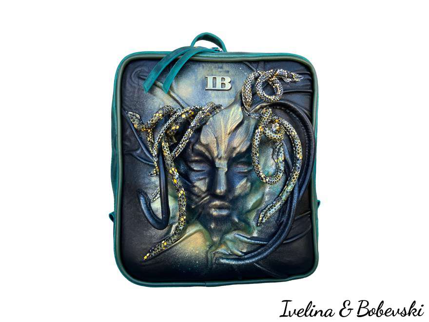 Ladies_Backpack_Leather_Sculpture_Gorgona_Medusa_1