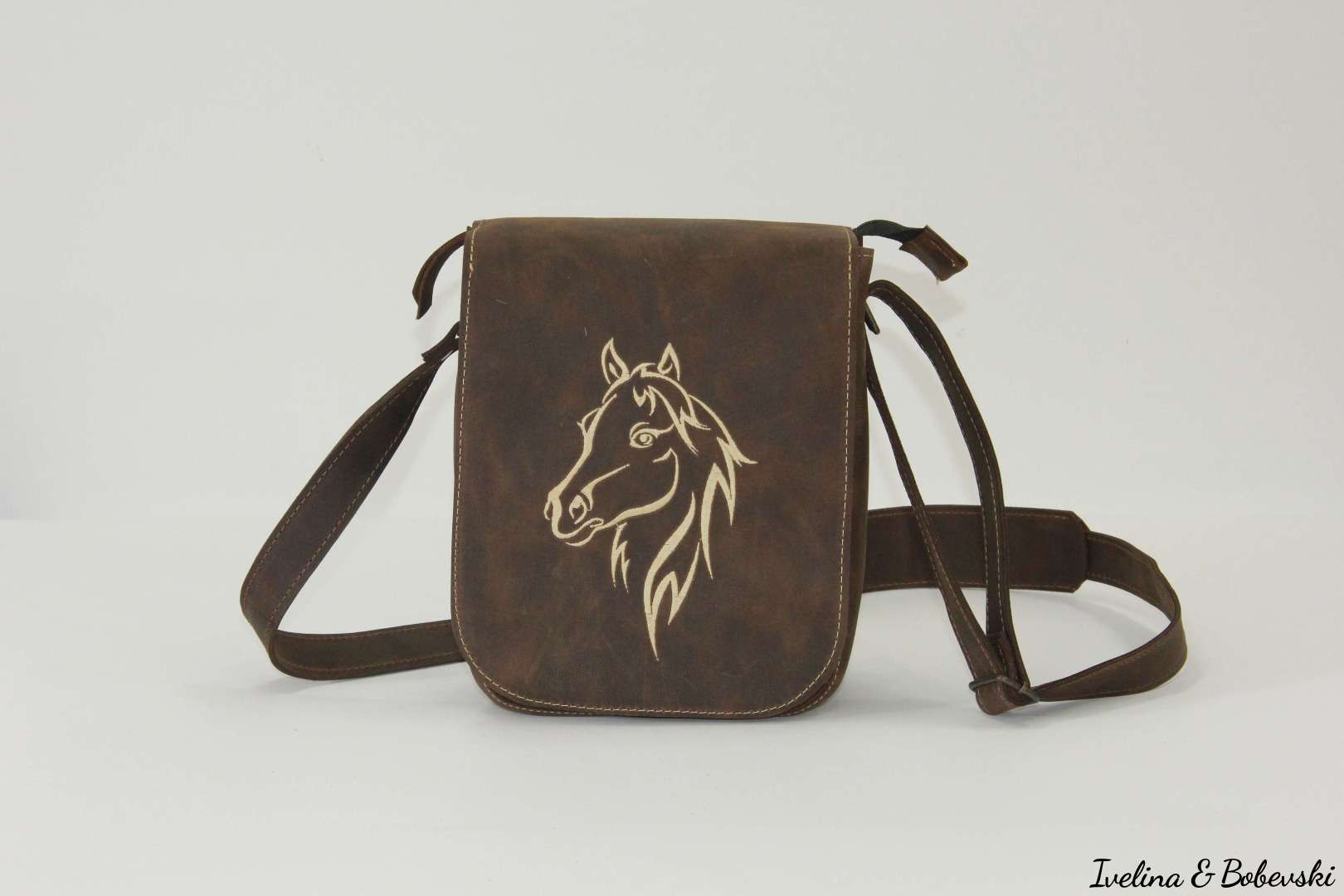 embroidery_genuine_leather_horse_3_1