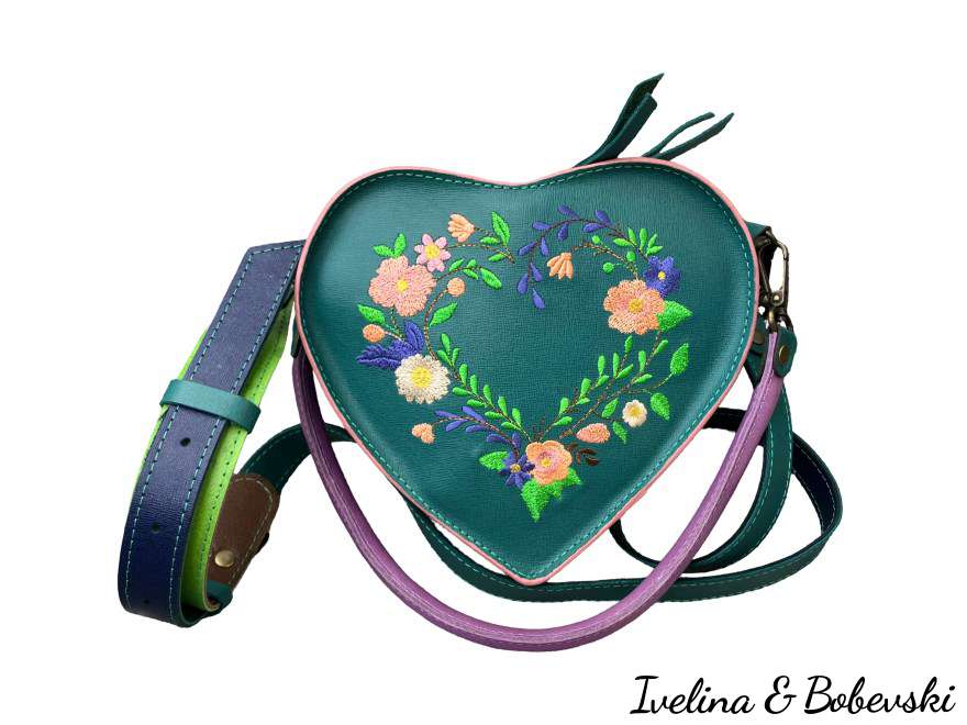 ladies_bag_heart_embroidery_leather_2_1
