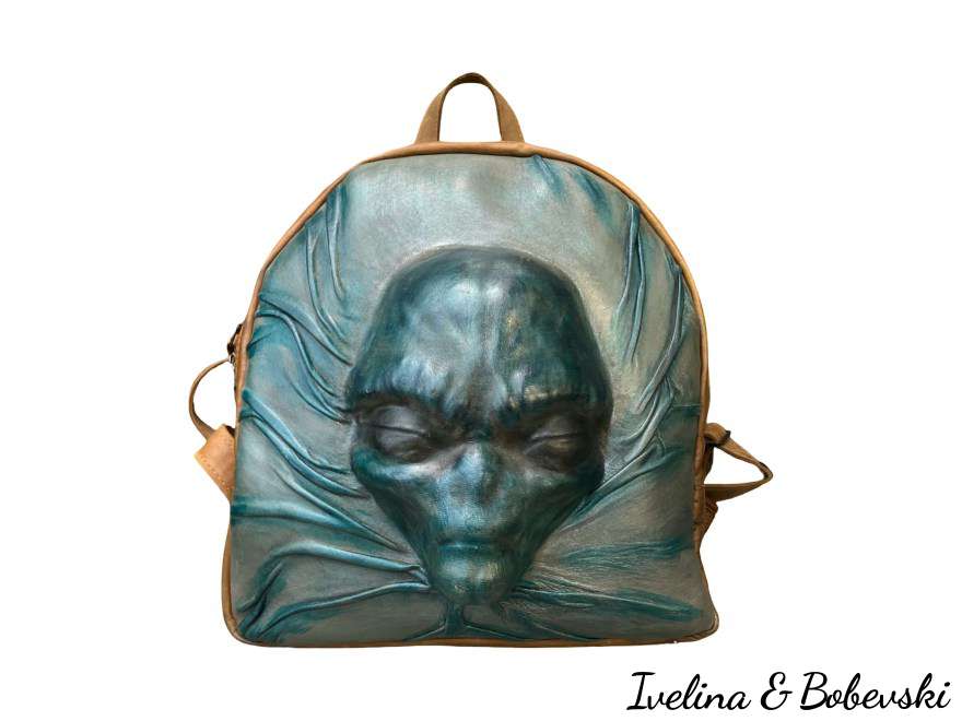 leather_sculpture_backpack_alien_ivelina_bobevski_1_1