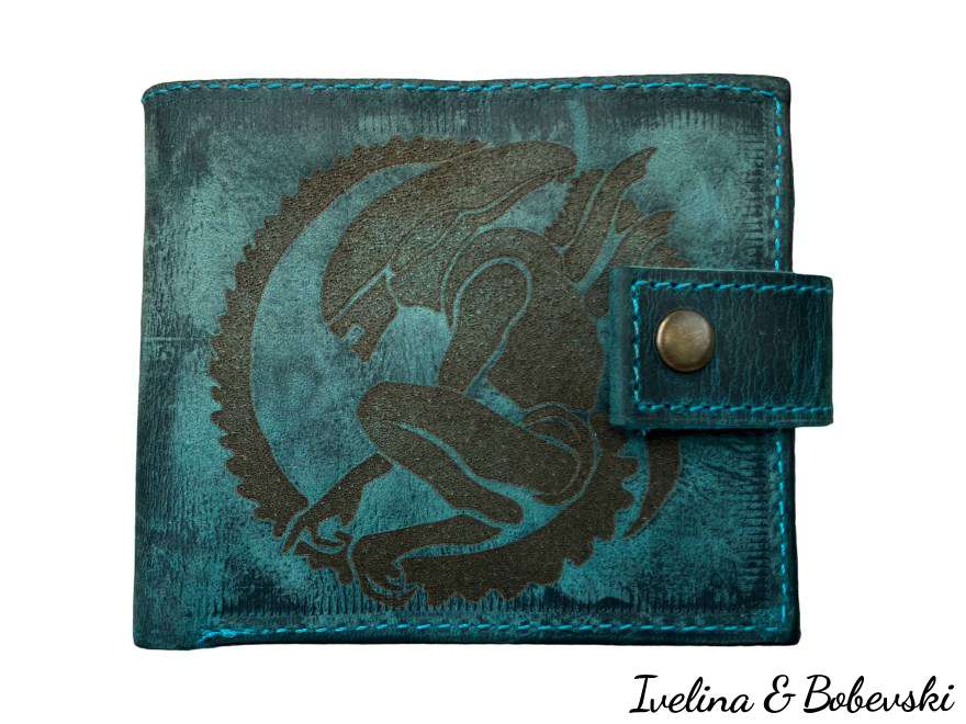 nfc_sound_custom_engraved_leather_wallet_alien_1_1