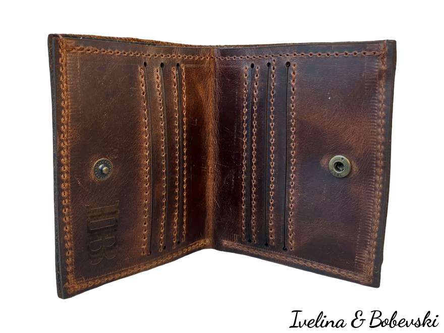 unisex_embroidery_leather_wallet_alien_1_3