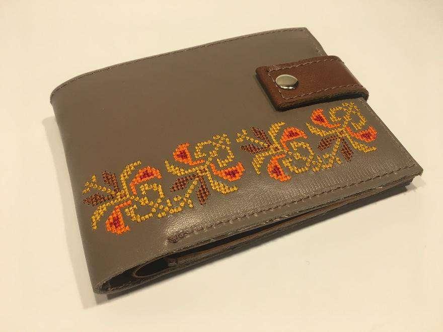 Alipi_Mens_Wallet_Embroidery_Leather_Ivelina_2.jpg
