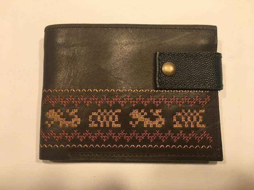 Ivian_Mens_Wallet_Embroidery_Leather_Ivelina_1.jpg