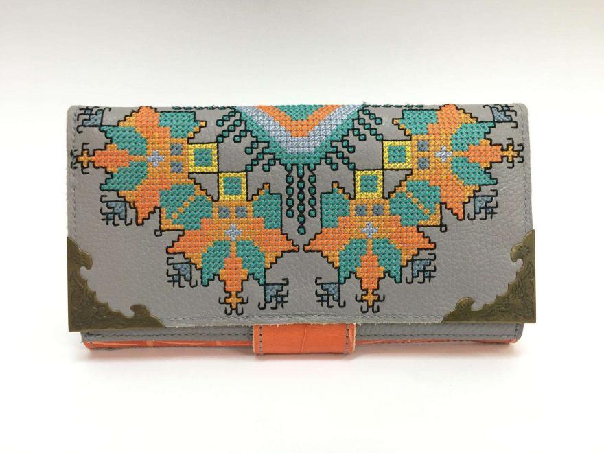 Ladies_Wallet_Embroidery_Leather_Famina_1.jpg