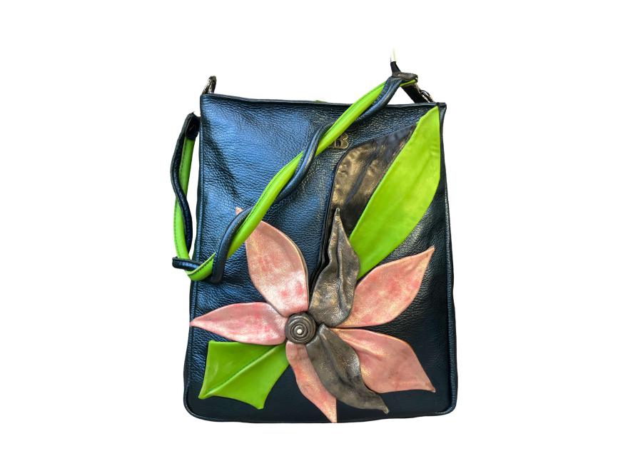 leather_sculpture_bag_floral_motif_6_1.jpg