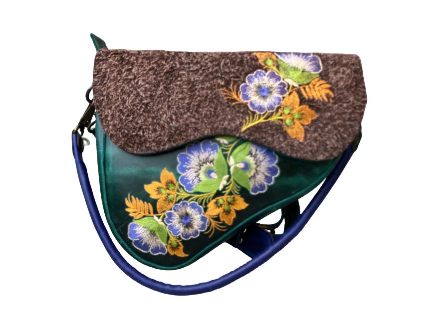 saddle_bag_crazy_horse_leather_embroidery_fur_ivelina_bobevski_1_1.jpg