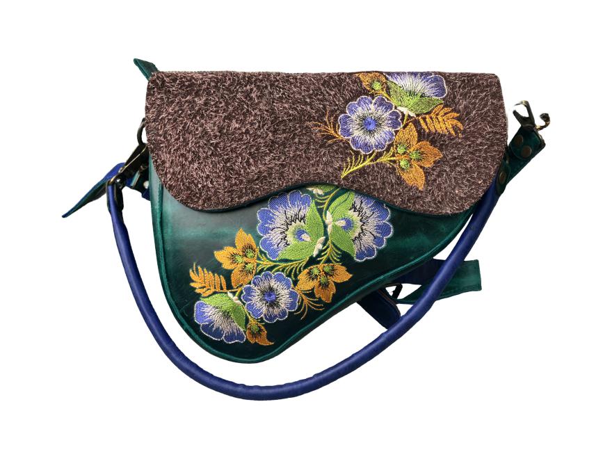 saddle_bag_crazy_horse_leather_embroidery_fur_ivelina_bobevski_1.jpg