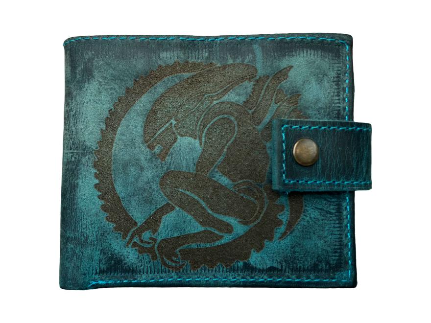 nfc_sound_custom_engraved_leather_wallet_alien_1_1.jpg