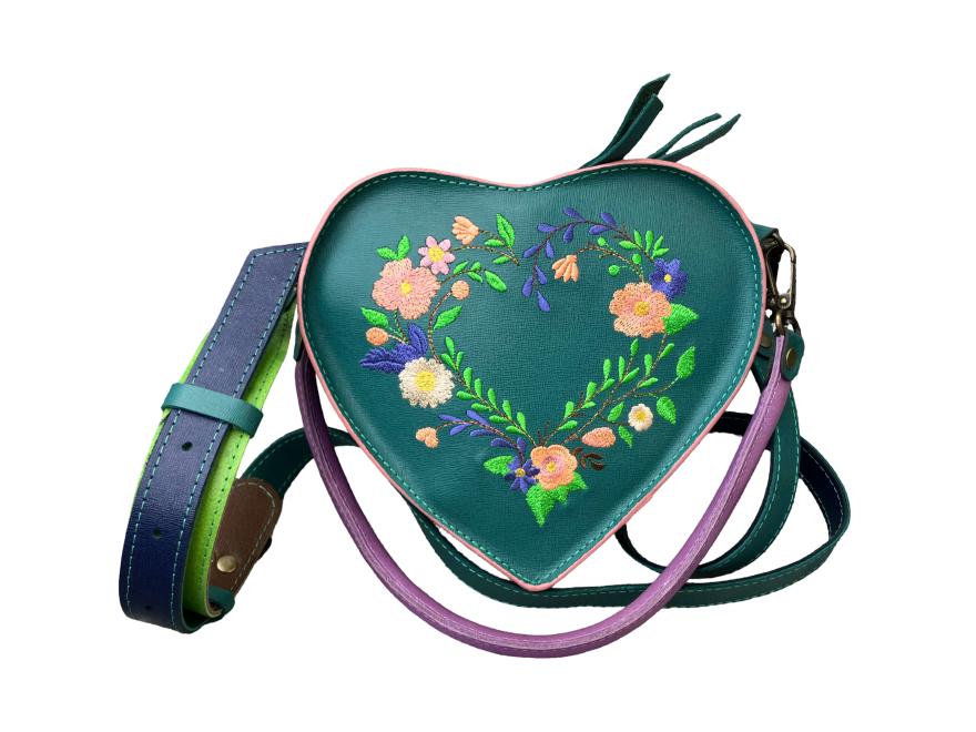 ladies_bag_heart_embroidery_leather_2_1.jpg
